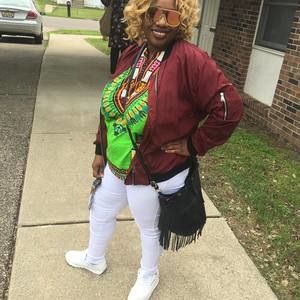 Meet your Posher, Lena